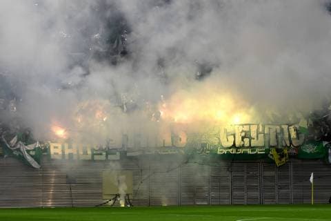 Fussball, Herren, Saison 2018 2019, Europa League (Gruppe B, 3. Spieltag) RB Leipzig - Celtic Glasgow, Fans von Celtic Glasgow brennen Feuerwerk ab, 25.10. 2018, Copyright: xMatthiasxKochx