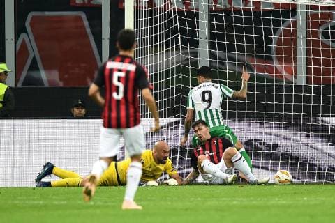 Sport Bilder des Tages Db Milano 25 10 2018 - Europa League Milan-Betis foto Daniele Buffa Image nella foto: gol Antonio Sanabria 