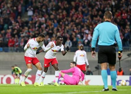 25.10.2018, Fussball UEFA Europa League 2018 2019, Gruppenphase, 3.Spieltag, RB Leipzig - Celtic Glasgow, in der Red Bull Arena Leipzig. Jubel (L-R) Matheus Cunha (RB Leipzig) und Torschütze Bruma (mi., RB Leipzig) zum Tor zum 2:0