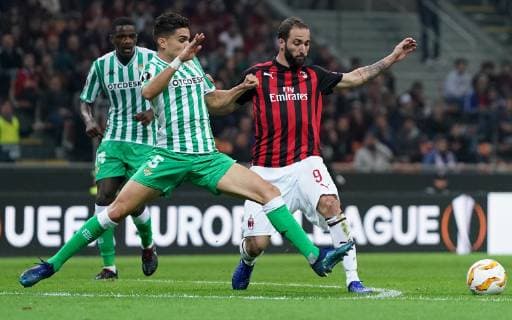 Photo LaPresse - Spada October 25 , 2018 Milan ( Italy ) Soccer Milan vs Real Betis Seville - Europa League - "San Siro Stadium " In the pic : Gonzalo Higuain  Copyright: xSpada LaPressex