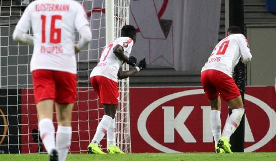 GER, Europa League, Gruppe B, RasenBallsport Leipzig vs Celtic Glasgow 25.10.18 , Leipzig, Red Bull Arena, GER, Saison 2018 2019, UEFA Europa League, Gruppe B, 3.Spieltag von 6 RasenBallsport Leipzig vs Celtic Glasgow im Bild Torjubel Bruma und Matheus Cunha (Leipzig) nach dem Tor zum 2:0 durch Bruma DFL regulations prohibit any use of photographs as image sequences and or quasi-video