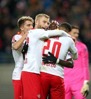 25.10.2018, Fussball UEFA Europa League 2018 2019, Gruppenphase, 3.Spieltag, RB Leipzig - Celtic Glasgow, in der Red Bull Arena Leipzig. Jubel RB Leipzig zum Tor zum 2:0, (L-R) Kevin Kampl (RB Leipzig), Konrad Laimer (RB Leipzig), Torschütze Bruma (RB Leipzig) und Matheus Cunha (RB Leipzig)