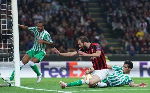 Photo LaPresse - Spada October 25 , 2018 Milan ( Italy ) Soccer Milan vs Real Betis Seville - Europa League - "San Siro Stadium " In the pic : Gonzalo Higuain  Copyright: xSpada LaPressex