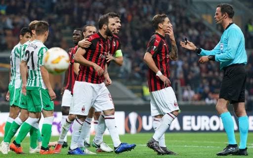 Photo LaPresse - Spada October 25 , 2018 Milan ( Italy ) Soccer Milan vs Real Betis Seville - Europa League - "San Siro Stadium " In the pic : Gonzalo Higuain, Alessio Romagnoli, Lucas Biglia  Copyright: xSpada LaPressex