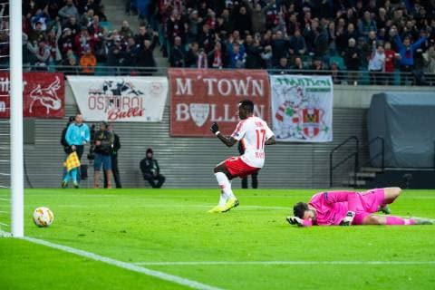 25.10.2018, xkvx, Fussball UEFA Europa League, RB Leipzig - Celtic Glasgow emspor, v.l. Tor, Torjubel, Goal celebration, celebrate the goal zum 2:0 durch Bruma (RB Leipzig) (DFL DFB REGULATIONS PROHIBIT ANY USE OF PHOTOGRAPHS as IMAGE SEQUENCES and or QUASI-VIDEO) Leipzig