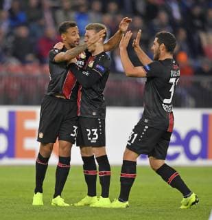 25.10.2018, Fussball UEFA Europa League 2018 2019, Gruppenphase, 3.Spieltag, FC Zürich - Bayer Leverkusen, im Letzigrund-Stadion Zürich. Torjubel v.li: Karim Bellarabi (Leverkusen), Mitchell Weiser (Leverkusen), Kevin Volland (Leverkusen).