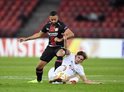 FUSSBALL EUROPA LEAGUE SAISON 2018 2019 Gruppenphase FC Zuerich - Bayer 04 Leverkusen 25.10.2018 Karim Bellarabi (li, Bayer 04 Leverkusen) gegen Hekuran Kryezin (Boden, FC Zuerich)