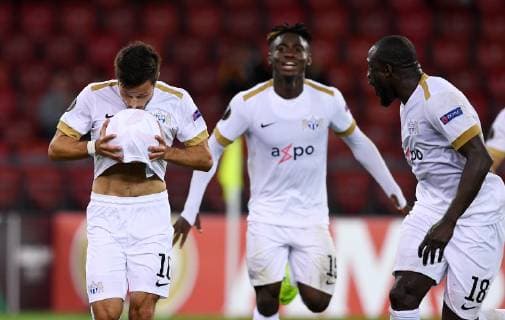 FUSSBALL EUROPA LEAGUE SAISON 2018 2019 Gruppenphase FC Zuerich - Bayer 04 Leverkusen 25.10.2018 JUBEL FC Zuerich; Torschuetze zum 1-0 Antonio Marchesano kuesst den Ball unter seinem Trikot