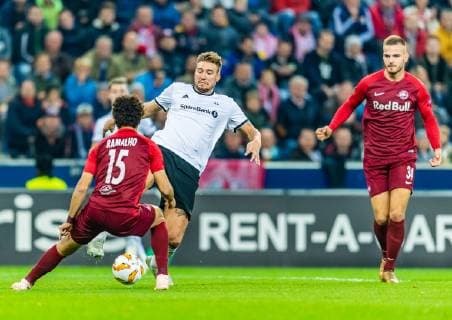25.10.2018, Red Bull Arena, Salzburg, AUT, UEFA EL, FC Salzburg vs Rosenborg BK, Gruppe B, im Bildv.l. Andre Ramalho (FC Salzburg), Nicklas Bendtner (Rosenborg BK) during the UEFA Europa League Group B Match between FC Salzburg and Rosenborg BK at the Red Bull Arena in Salzburg, Austria on 2018 10 25. Salzburg