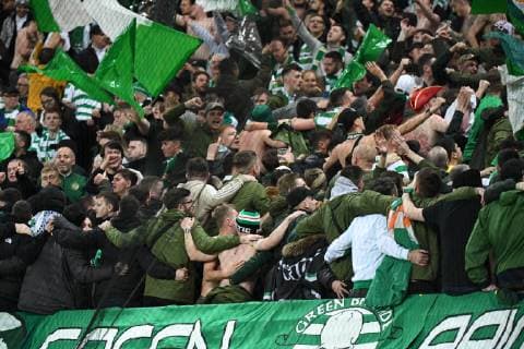Fussball, Herren, Saison 2018 2019, Europa League (Gruppe B, 3. Spieltag) RB Leipzig - Celtic Glasgow, Fans von Celtic Glasgow machen trotz Wegdrehen Stimmung im Gäastefanblock, 25.10. 2018, Copyright: xMatthiasxKochx