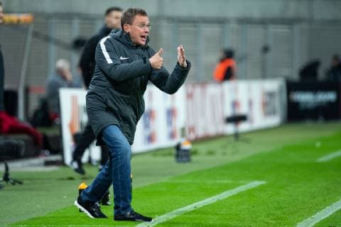 25.10.2018, xkvx, Fussball UEFA Europa League, RB Leipzig - Celtic Glasgow emspor, v.l. Trainer Sportdirektor Ralf Rangnick (RB Leipzig) gibt Anweisung, gestikuliert, mit den Armen gestikulieren, gives instructions, gesticulate (DFL DFB REGULATIONS PROHIBIT ANY USE OF PHOTOGRAPHS as IMAGE SEQUENCES and or QUASI-VIDEO) Leipzig