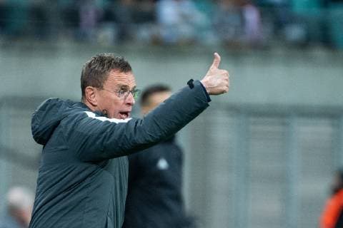 25.10.2018, xkvx, Fussball UEFA Europa League, RB Leipzig - Celtic Glasgow emspor, v.l. Trainer Sportdirektor Ralf Rangnick (RB Leipzig) gibt Anweisung, gestikuliert, mit den Armen gestikulieren, gives instructions, gesticulate (DFL DFB REGULATIONS PROHIBIT ANY USE OF PHOTOGRAPHS as IMAGE SEQUENCES and or QUASI-VIDEO) Leipzig