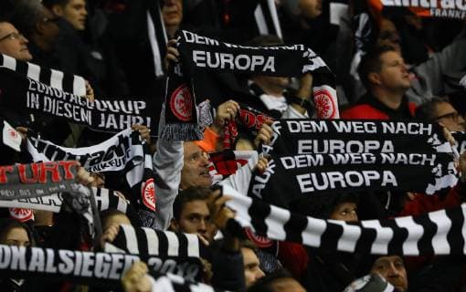 Frankfurter Fans feiern ein Fußballfest in der Europa League - 25.10.2018: Eintracht Frankfurt vs. Apollon Limassol FC, Commerzbank Arena, Europa League 3. Spieltag, DISCLAIMER: DFL regulations prohibit any use of photographs as image sequences and or quasi-video.