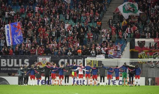 Fussball, Herren, Saison 2018 2019, Europa League (Gruppe B, 3. Spieltag) RB Leipzig - Celtic Glasgow, RB bei den Fans, Jubel nach dem Abpfiff, 25.10. 2018, Copyright: xMatthiasxKochx