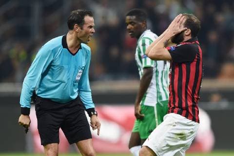 Db Milano 25 10 2018 - Europa League Milan-Betis foto Daniele Buffa Image nella foto: Gonzalo Higuain-Bas Nijhuis 