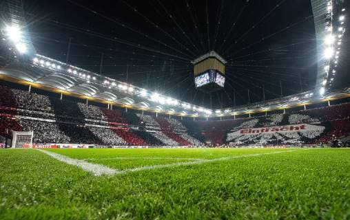 25.10.2018, xfux, Fussball UEFA Europa League, Eintracht Frankfurt - Apollon Limassol FC, emspor, v.l. Choreo Choreografie von den Fans Eintracht Frankfurt, Stimmung, Schals, Frankfurt am Main