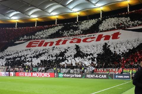 25.10.2018 GER, Frankfurt am Main, Commerzbankarena Saison 2018 2019, 1. Bundesliga, Europa League: Eintracht Frankfurt - Apollon Limassol die Eintracht Frankfurt Fans ultras in der Kurve zeigen Leidenschaft und Fantasie bei ihrer Choreografie DFL regulations prohibit any use of photographs as image sequences and or quasi-video