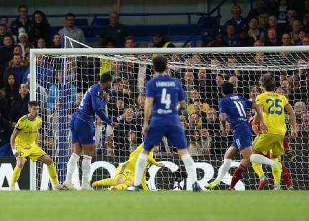 25th October 2018, Stamford Bridge, London, England; UEFA Europa League football, Chelsea versus FC Bate Borisov; Rubens Loftus Cheek of Chelsea shoots to score his sides 1st goal in the 2nd minute to make it 1-0  ActionPlus12073328 JohnxPatrickxFletcher