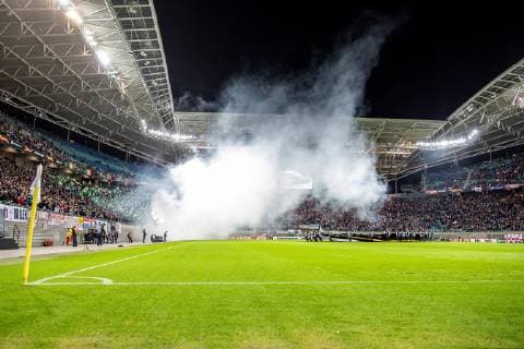 Pyro in der RedBull Arena ( FB-EL RB Leipzig - Celtic Glasgow Leipzig Copyright: xEIBNER HartmutxBoesenerx EP_HBR