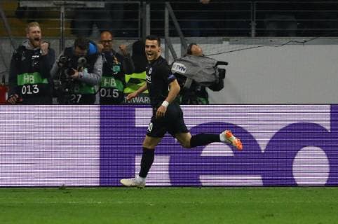 celebrate the goal, Torjubel zum 1:0 von Filip Kostic (Eintracht Frankfurt) - 25.10.2018: Eintracht Frankfurt vs. Apollon Limassol FC, Commerzbank Arena, Europa League 3. Spieltag, DISCLAIMER: DFL regulations prohibit any use of photographs as image sequences and or quasi-video.