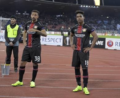 25.10.2018, Fussball UEFA Europa League 2018 2019, Gruppenphase, 3.Spieltag, FC Zürich - Bayer Leverkusen, im Letzigrund-Stadion Zürich. Frust nach dem Spiel bei Karim Bellarabi (li, Leverkusen), Wendell (Leverkusen).