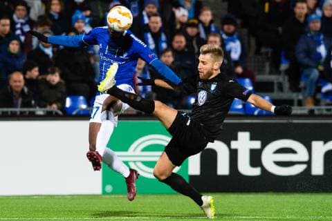 181025 Rashad Muhammed of Sarpsborg 08 and Rasmus Bengtsson of Malmö FF during the Europa League group stage match between Sarpsborg 08 and Malmö FF on October 25, 2018 in Sarpsborg. Photo: Fredrik Varfjell BILDBYRN kod FV 150152 Copyright: FREDRIKxVARFJELL BB181025FV017