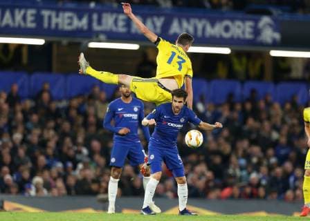 Sport Bilder des Tages 25th October 2018, Stamford Bridge, London, England; UEFA Europa League football, Chelsea versus FC Bate Borisov; Nikolai Signevich of FC BATE Borisov loses his balance as he challenges Cesc Fabregas of Chelsea  ActionPlus12073336 JohnxPatrickxFletcher