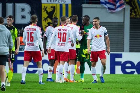 25.10.2018, xkvx, Fussball UEFA Europa League, RB Leipzig - Celtic Glasgow emspor, v.l. RB Leipzig Spieler feiern jubeln nach dem Spiel (DFL DFB REGULATIONS PROHIBIT ANY USE OF PHOTOGRAPHS as IMAGE SEQUENCES and or QUASI-VIDEO) Leipzig