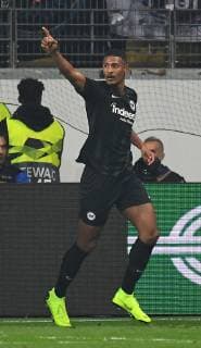 25.10.2018, xjhx, Fussball UEFA Europa League, Eintracht Frankfurt - Apollon Limassol FC emspor, v.l. Sebastien Haller (Eintracht Frankfurt) celebrate the goal, Der Torjubel zum 2:0 (DFL DFB REGULATIONS PROHIBIT ANY USE OF PHOTOGRAPHS as IMAGE SEQUENCES and or QUASI-VIDEO) Frankfurt am Main