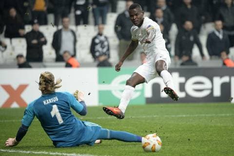 Besiktas Loris Karius and Genk s Aly Mbwana Samatta fight for the ball during the match between Belgian soccer team KRC Genk and Turkish club Besiktas, in Istanbul, Turkey, Thursday 25 October 2018 on the third day of the UEFA Europa League group stage, in group I. YORICKxJANSENS  x05455281x