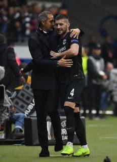 25.10.2018, xjhx, Fussball UEFA Europa League, Eintracht Frankfurt - Apollon Limassol FC emspor, v.l. Trainer Adolf Adi Huetter (Eintracht Frankfurt), Ante Rebic (Eintracht Frankfurt) (DFL DFB REGULATIONS PROHIBIT ANY USE OF PHOTOGRAPHS as IMAGE SEQUENCES and or QUASI-VIDEO) Frankfurt am Main