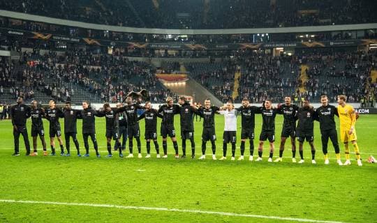 25.10.2018, xfux, Fussball UEFA Europa League, Eintracht Frankfurt - Apollon Limassol FC, emspor, v.l. Spieler von Eintracht Frankfurt jubeln jubelt nach Spielende. Frankfurt am Main
