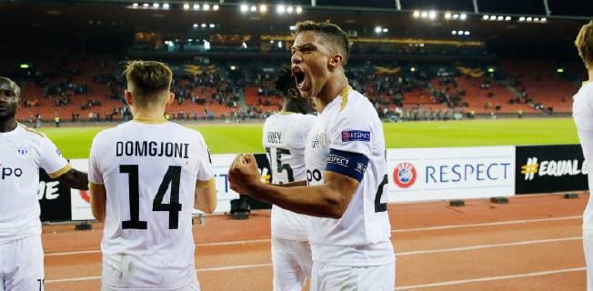 25.10.2018 Stadion Letzigrund Zürich , SCHWEIZ , Saison 2018 2019 Herren Fussball UEFA Europa League FC Zürich - Bayer 04 Leverkusen Schlussjubel Kevin Rüegg (FC Zürich)