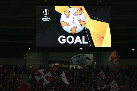 UEFA Europa League 2018 2019 Gruppenphase Group Stage, 3. Spieltag RB Leipzig vs. Celtic FC Glasgow (25.10.2018) Nach dem 1:0 für RBL durch Matheus Cunha (nicht im Bild) erscheint auf der Anzeigetafel der Schriftzug Goal , ein Ball und das Europa-League-Logo. Leipzig Sachsen Deutschland