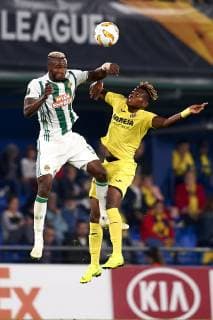 October 25, 2018 - Vila-Real, Castellon, Spain - Bolingoli of Rap Wien and Chukweze of Villarreal controls the ball Group G match of the UEFA Europa League between Villarreal CF and Rapid Wien at La Ceramica Stadium Villarreal, Spain on October 25, 2018. Villarreal CF v SK Rapid Wien - UEFA Europa League  - ZUMAn230 20181025_zaa_n230_393 Copyright: xJosexBretonx