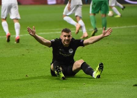 25.10.2018 GER, Frankfurt am Main, Commerzbankarena Saison 2018 2019, 1. Bundesliga, Europa League: Eintracht Frankfurt - Apollon Limassol regt sich auf Rebic, Ante (4, Eintracht Frankfurt) DFL regulations prohibit any use of photographs as image sequences and or quasi-video