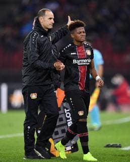 FUSSBALL EUROPA LEAGUE SAISON 2018 2019 Gruppenphase FC Zuerich - Bayer 04 Leverkusen 25.10.2018 Trainer Heiko Herrlich (li, Bayer 04 Leverkusen) bei der Auswechslung von Leon Bailey (re, Bayer 04 Leverkusen)