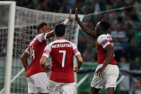 October 25, 2018 - Lisbon, Portugal - Arsenal s forward Danny Welbeck from England (R ) celebrates with teammates after scoring during the UEFA Europa League Group E football match Sporting CP vs Arsenal FC at Jose Alvalade stadium in Lisbon, Portugal, on October 25, 2018. Sporting CP v Arsenal - UEFA Europa League - Group E  - ZUMAn230 20181025_zaa_n230_280 Copyright: xPedroxFiuzax