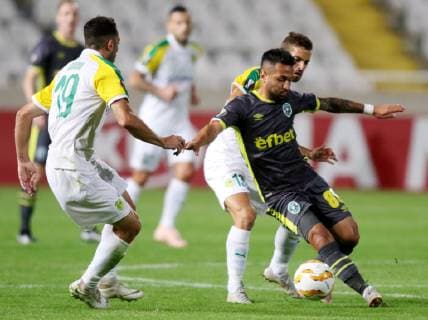 (181026) -- NICOSIA, Oct. 26, 2018 -- Wanderson (front R) of Ludogorets competes during the Europa League Group A match between AEK Larnaca and Ludogorets in Nicosia, Cyprus on Oct. 25, 2018. The match tied 1-1. ) (SP)CYPRUS-NICOSIA-SOCCER-UEFA EUROPA LEAGUE-AEK LARNACA VS LUDOGORETS SakisxSavvides 