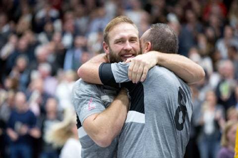 Sport Bilder des Tages Luebbecke, Deutschland 26.10.2018: Benefizspiel - 2018 2019 - DHB Allstars vs. Kreisauswahl Minden-Luebbecke (L-R) Robert Harting, Christian Schwarzer Luebbecke Nordrhein-Westfalen Deutschland Merkur Arena