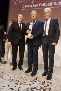 Günter Netzer,Horst Hrubesch und Laudator Rainer Holzschuh Walther Bensemann-Preis 2018 Nuernberg Copyright: xEIBNER RZYx EP_RZY
