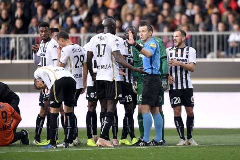 RUDDY BUQUET (ARBITRE) FOOTBALL : Angers vs Lyon - Ligue 1 Conforama - 27 10 2018 AnthonyBIBARD FEP Panoramic 