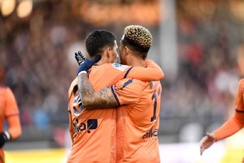 08 HOUSSEM AOUAR (OL) - 11 MEMPHIS DEPAY (OL) - JOIE FOOTBALL : Angers vs Lyon - Ligue 1 Conforama - 27 10 2018 AnthonyBIBARD FEP Panoramic 