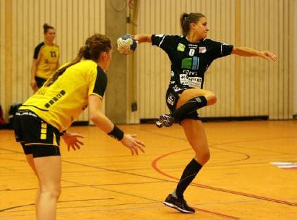 TV Nellingen - SV Union Halle-Neustadt Deutschland, Stuttgart, 27.10.2018, Handball, Frauen Bundesliga, Saison 2018 2019, TV Nellingen - SV Union Halle-Neustadt: re. Nr.6 Emilia Galinska (SV Union Halle-Neustadt).