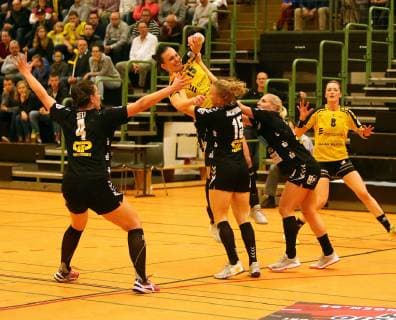 TV Nellingen - SV Union Halle-Neustadt Deutschland, Stuttgart, 27.10.2018, Handball, Frauen Bundesliga, Saison 2018 2019, TV Nellingen - SV Union Halle-Neustadt: mi. Nr.15 Szimonetta Gera (TV Nellingen).