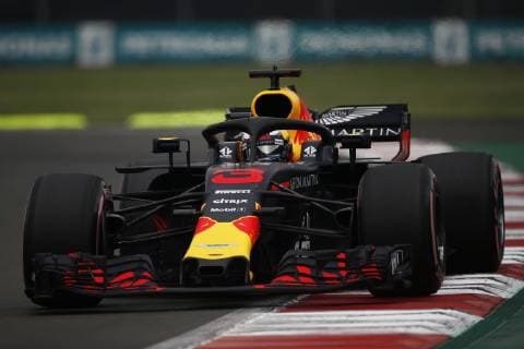 Entrenamientos clasificatorios del GP de F1 de México en el circuito Hermanos Rodríguez. En la imagen, Daniel Ricciardo. Qualifying session of Mexican F1 GP at Hermanos Rodríguez circuit. In this picture, Daniel Ricciardo.  RV RACING PRESS