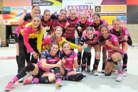 die TusSies feiern die 2Punkte TusSies Metzingen, Handball, HBF, EHF-Cup, Ligaspiel, 27.10.2018, Foto:TBaur Eibner TusSies Metzingen vs. TSV Bayer 04 Leverkusen Metzingen Copyright: xBaur xEibner-Pressefotox EP_Toba