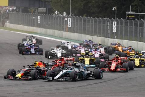 Motorsports: FIA Formula One World Championship WM Weltmeisterschaft 2018, Grand Prix of Mexico, Start, 3 Daniel Ricciardo (AUS, Aston Martin Red Bull Racing), 77 Valtteri Bottas (FIN, Mercedes AMG Petronas Motorsport), 5 Sebastian Vettel (GER, Scuderia Ferrari), 7 Kimi Raikkonen (FIN, Scuderia Ferrari), Mexico-City Mexico