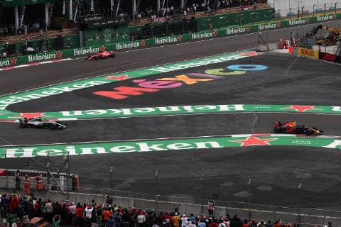 Photo4 LaPresse 28 10 2018 Mexico City,Mexico Grand Prix Formula One Mexico 2018 In the pic: Lewis Hamilton (GBR) Mercedes AMG F1 W09 and Max Verstappen (NED) Red Bull Racing RB14  Copyright: xPhoto4 LaPressex