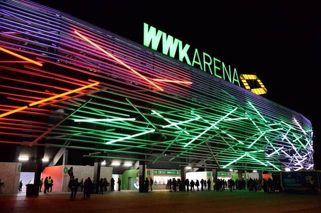 Fußball, Stadiongeschichte FC Augsburg 30.10.2018, xemx, Fussball DFB Pokal 2.Runde, FC Augsburg - 1. FSV Mainz 05 emspor, v.l. WWK Arena Fasade beleuchtet vor dem Spiel (DFL DFB REGULATIONS PROHIBIT ANY USE OF PHOTOGRAPHS as IMAGE SEQUENCES and or QUASI-VIDEO) Augsburg